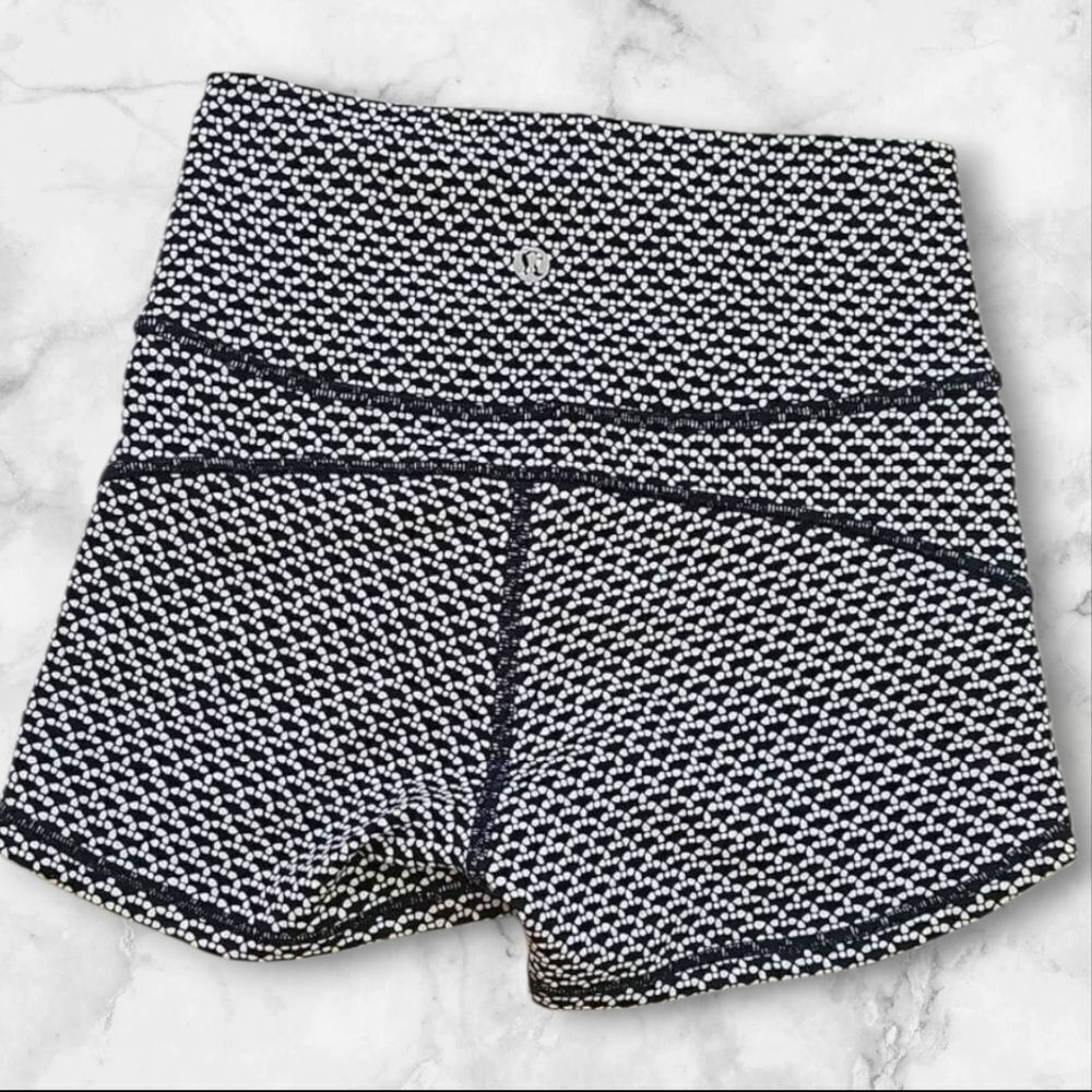 Lululemon Size 4 In Movement Shorts - Picture 2 of 4